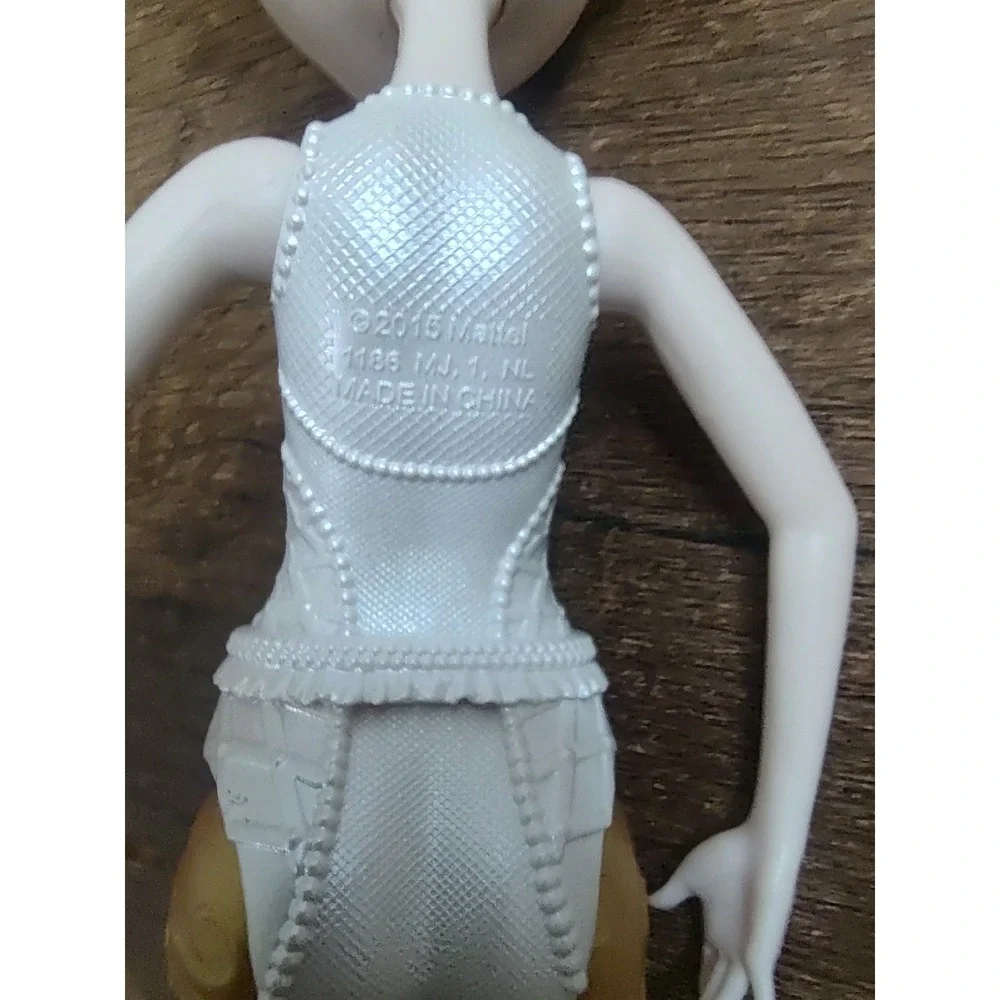 Ever After High Doll Apple White 2015 Gold Legs Dancing Mattel Fantasy Toys 11
